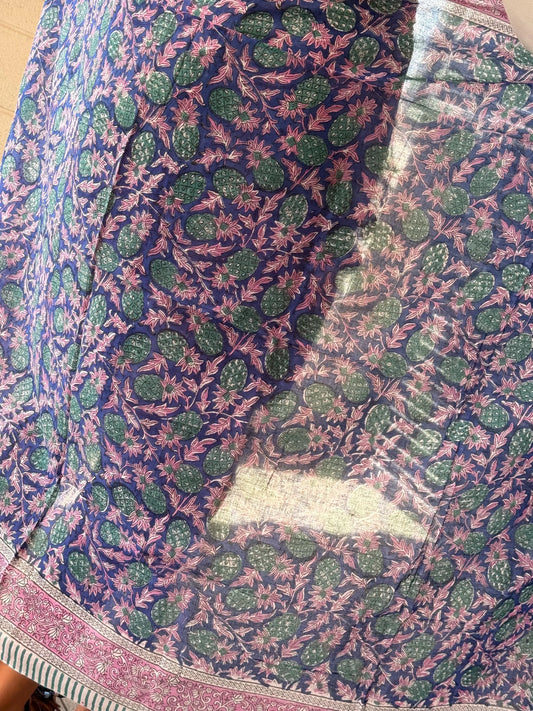 Pareo in mussola di cotone, tessuto stampato a mano. Fantasia ananas. A45