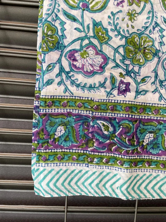 Pareo in mussola di cotone, tessuto stampato a mano. Fantasia floreale .A43