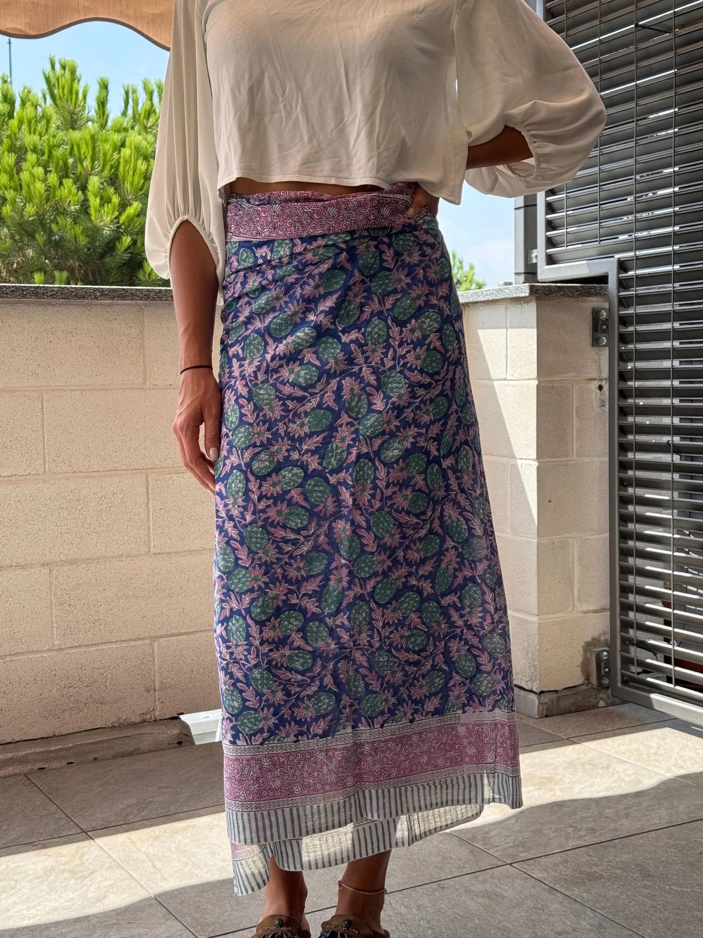 Pareo in mussola di cotone, tessuto stampato a mano. Fantasia ananas. A45