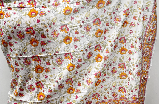 Pareo in mussola di cotone, tessuto stampato a mano. Fantasia floreale.A51