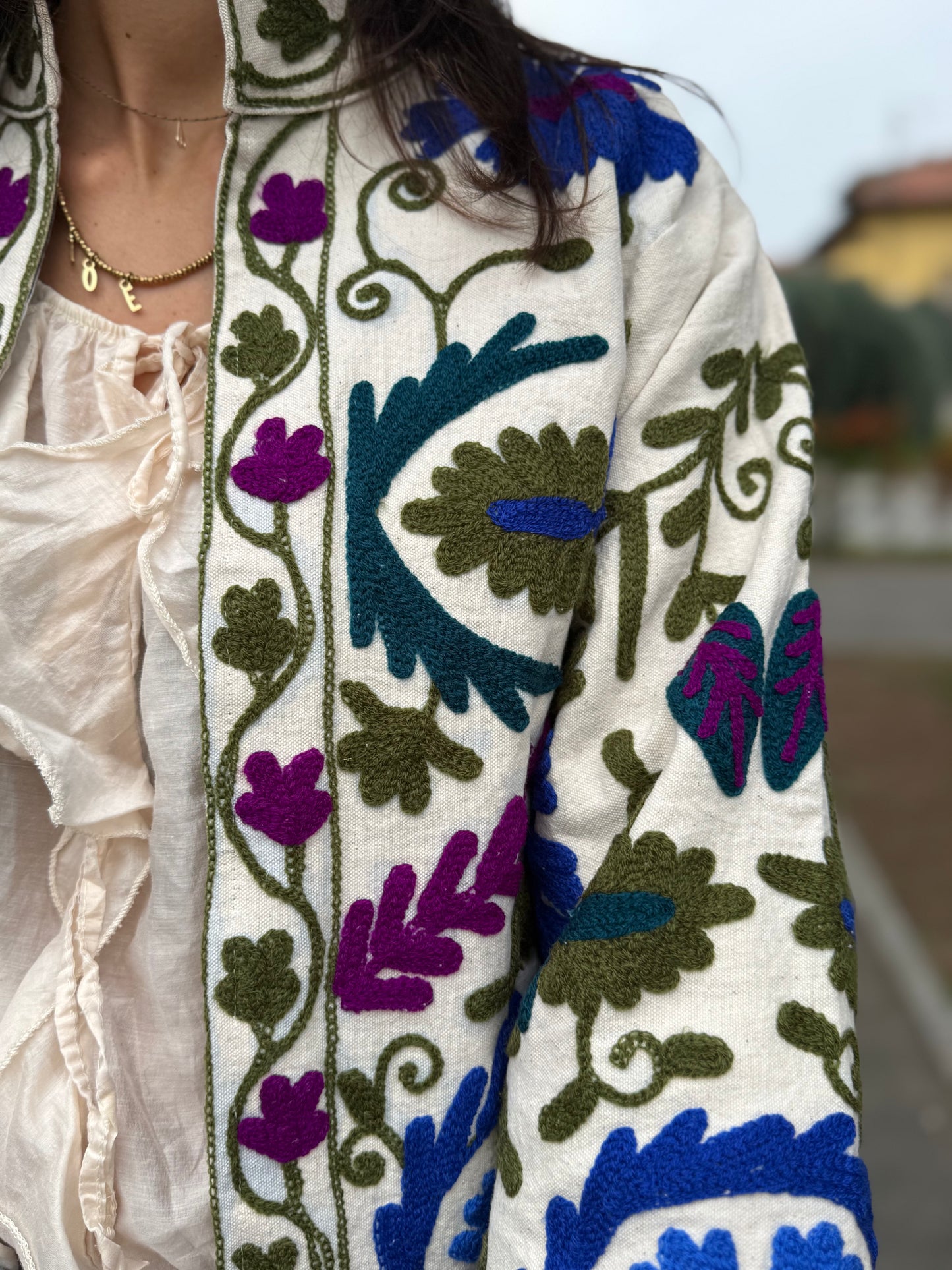 Giacca bianca stile boho ricamata a mano, made in Jaipur