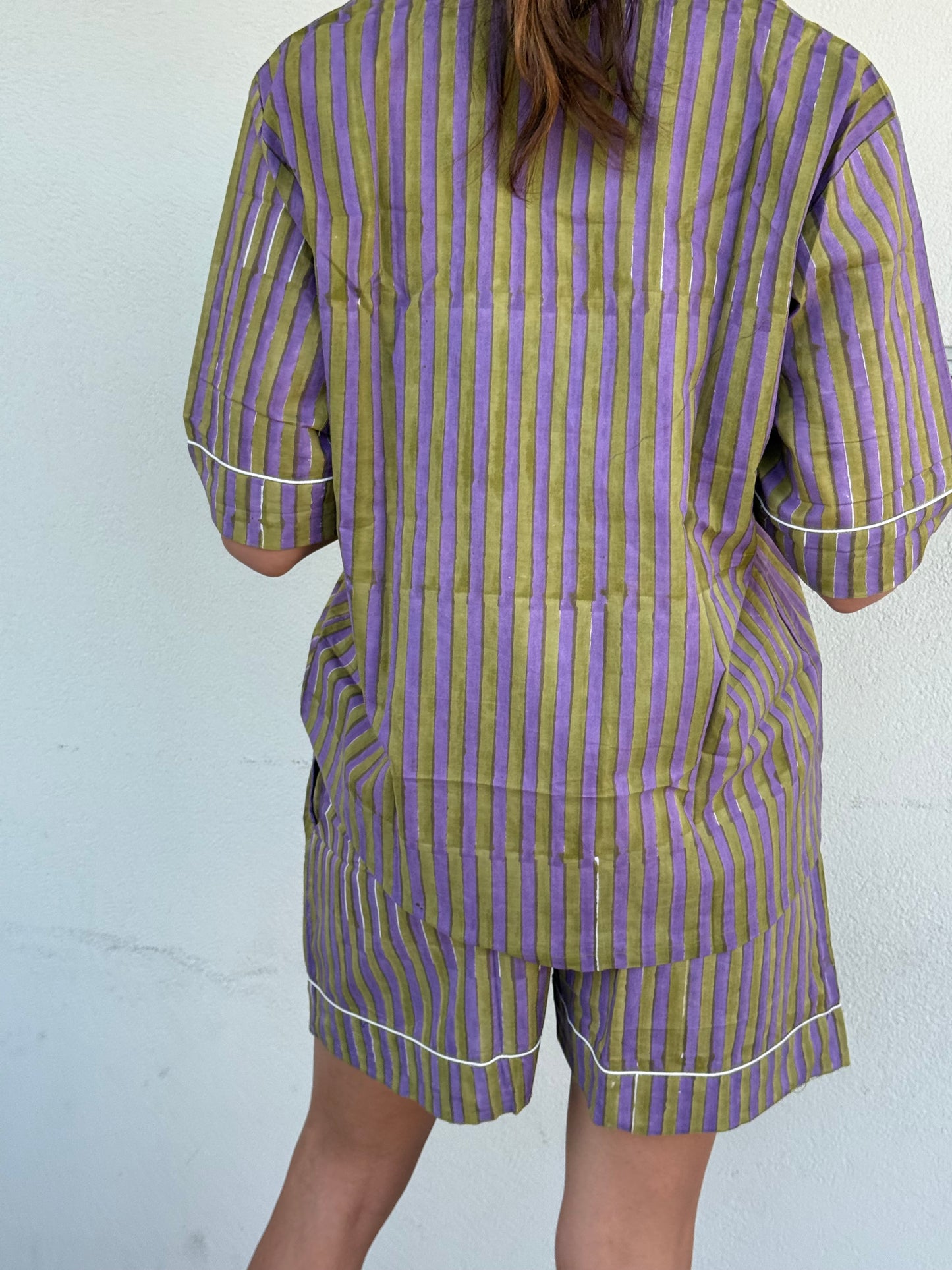 Pigiama corto 100% puro cotone organico a righe verde viola, made in Jaipur