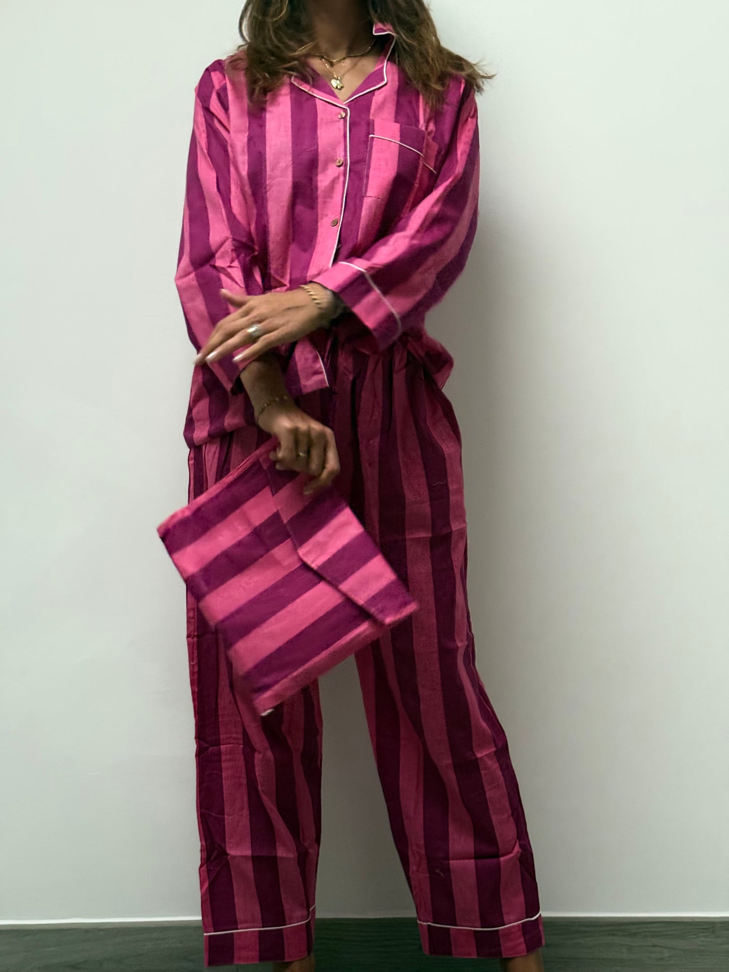 Nuova collezione - Pigiama lungo 100% puro cotone organico a righe rosa/viola