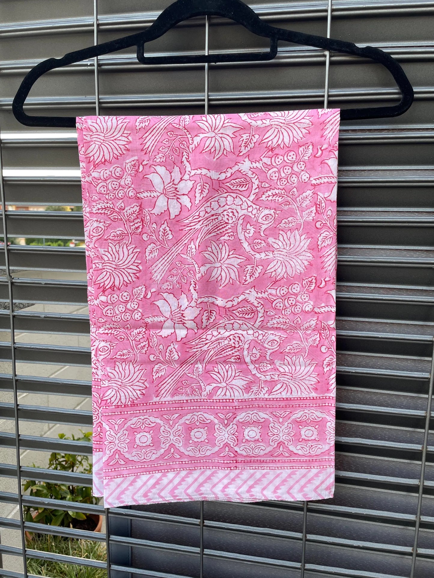 Pareo in mussola di cotone, tessuto stampato a mano. Fantasia floreale A15