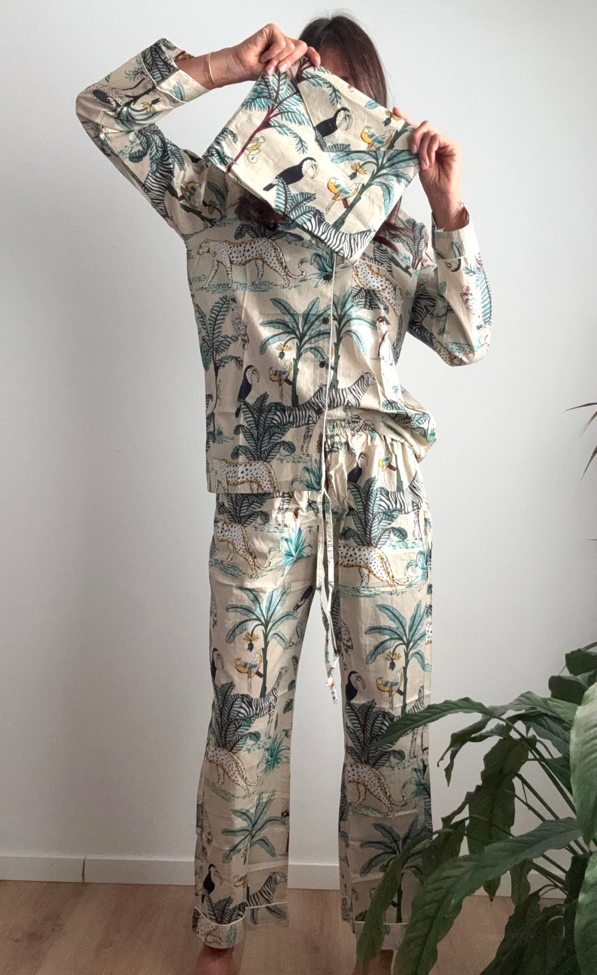 Pigiama lungo 100% puro cotone organico, pappagalli beige