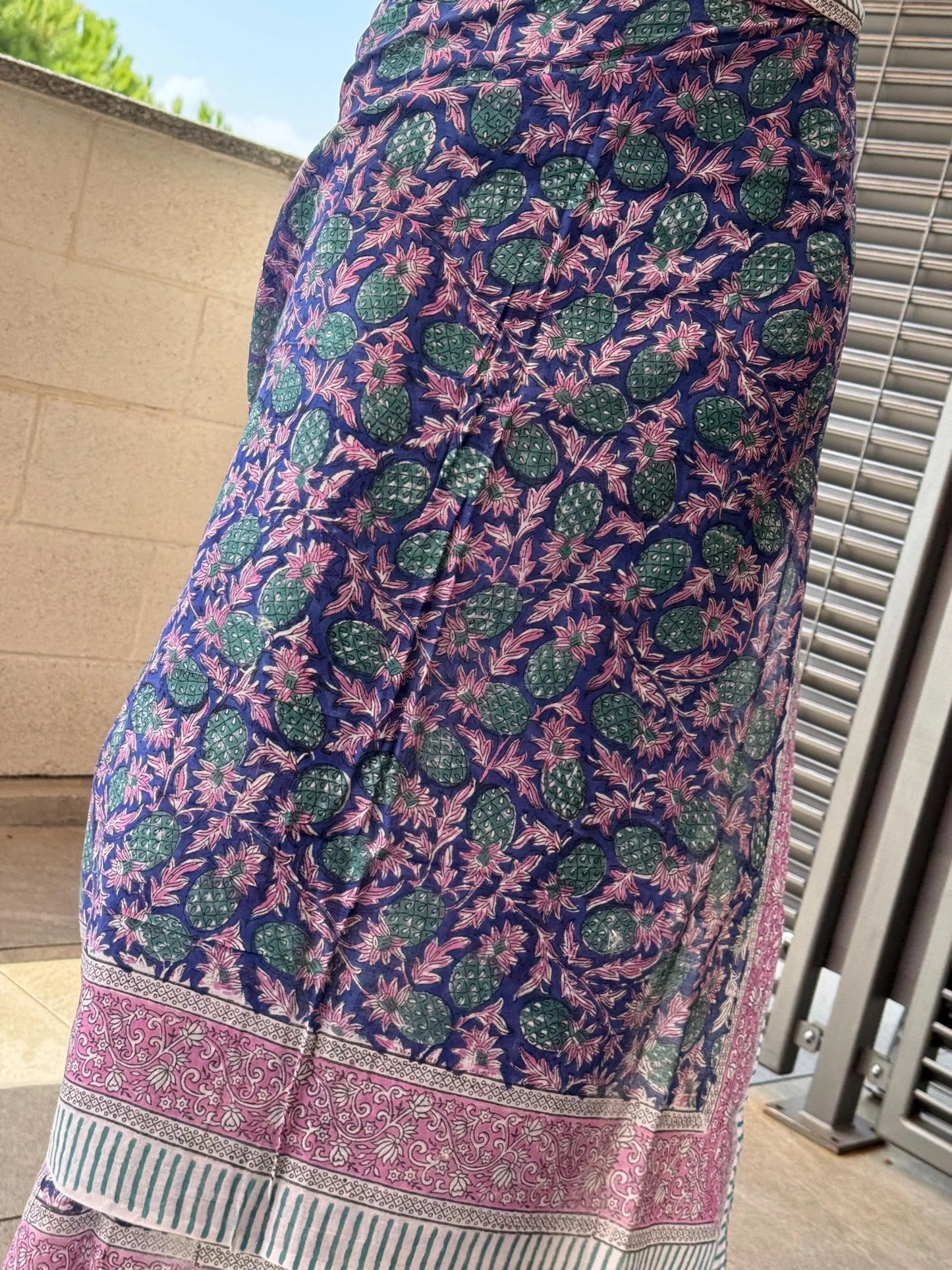 Pareo in mussola di cotone, tessuto stampato a mano. Fantasia ananas. A45