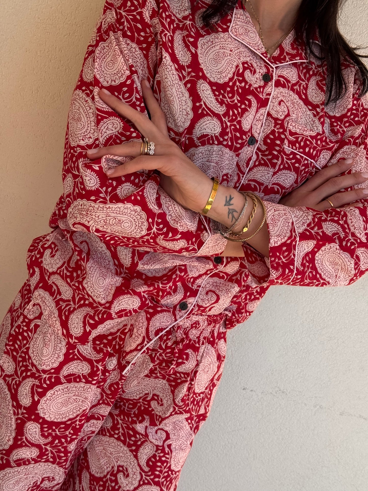 Langer Pyjama aus 100 % reiner Bio-Baumwolle mit Bandana-Muster, hergestellt in Jaipur