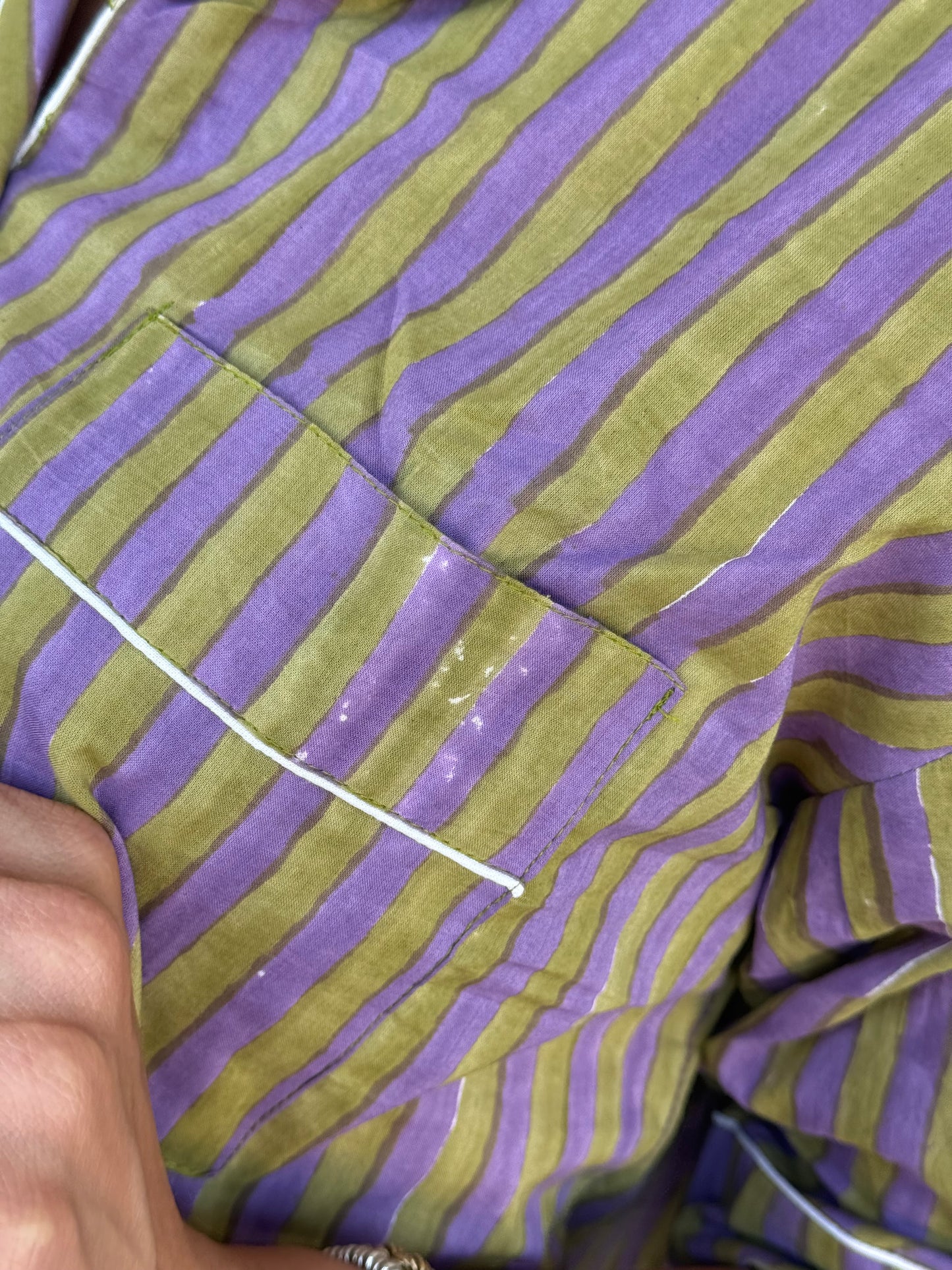 Pigiama corto 100% puro cotone organico a righe verde viola, made in Jaipur