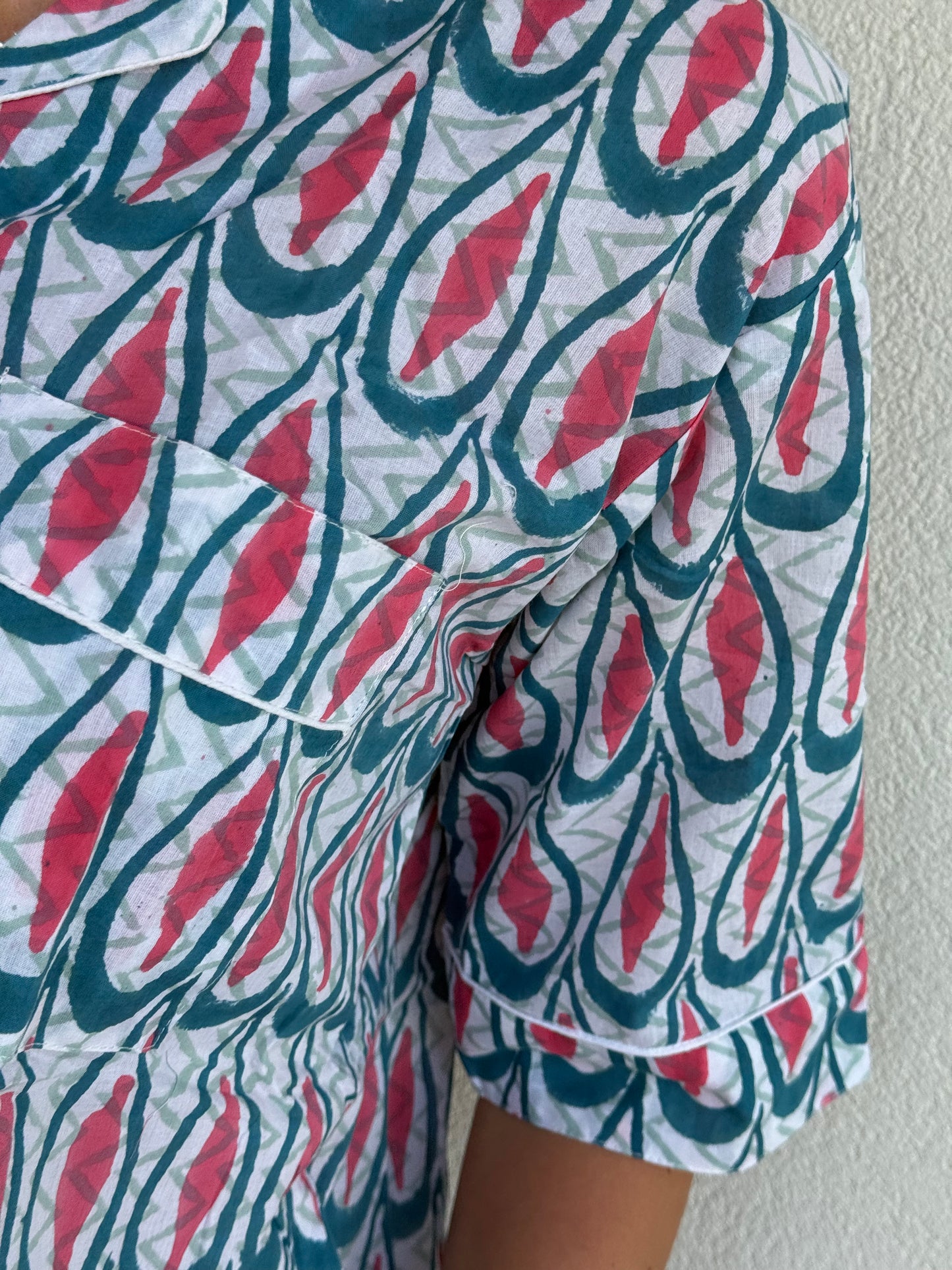 Pigiama corto 100% puro cotone organico gocce azzurro/rosa, made in Jaipur