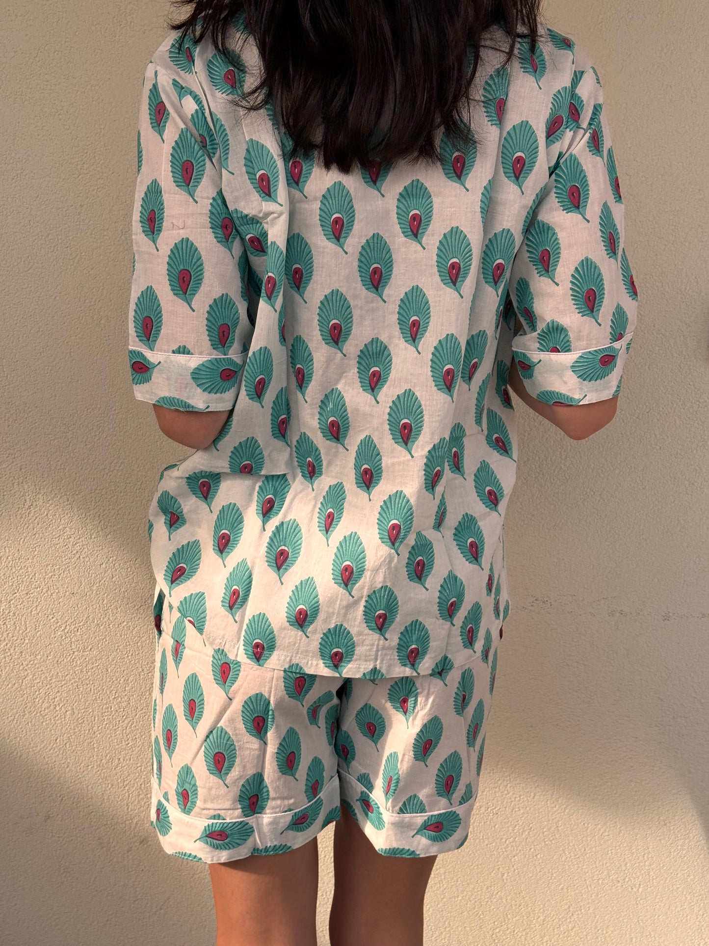 Pigiama corto 100% puro cotone organico piume azzurre, made in Jaipur