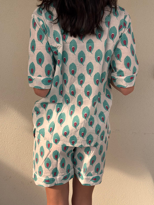 Pigiama corto 100% puro cotone organico piume azzurre, made in Jaipur