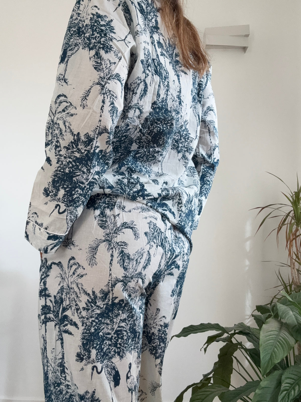 Pigiama lungo 100% puro cotone organico, fantasia savana blu