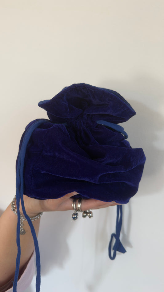 Kleine Kosmetiktasche aus Samt