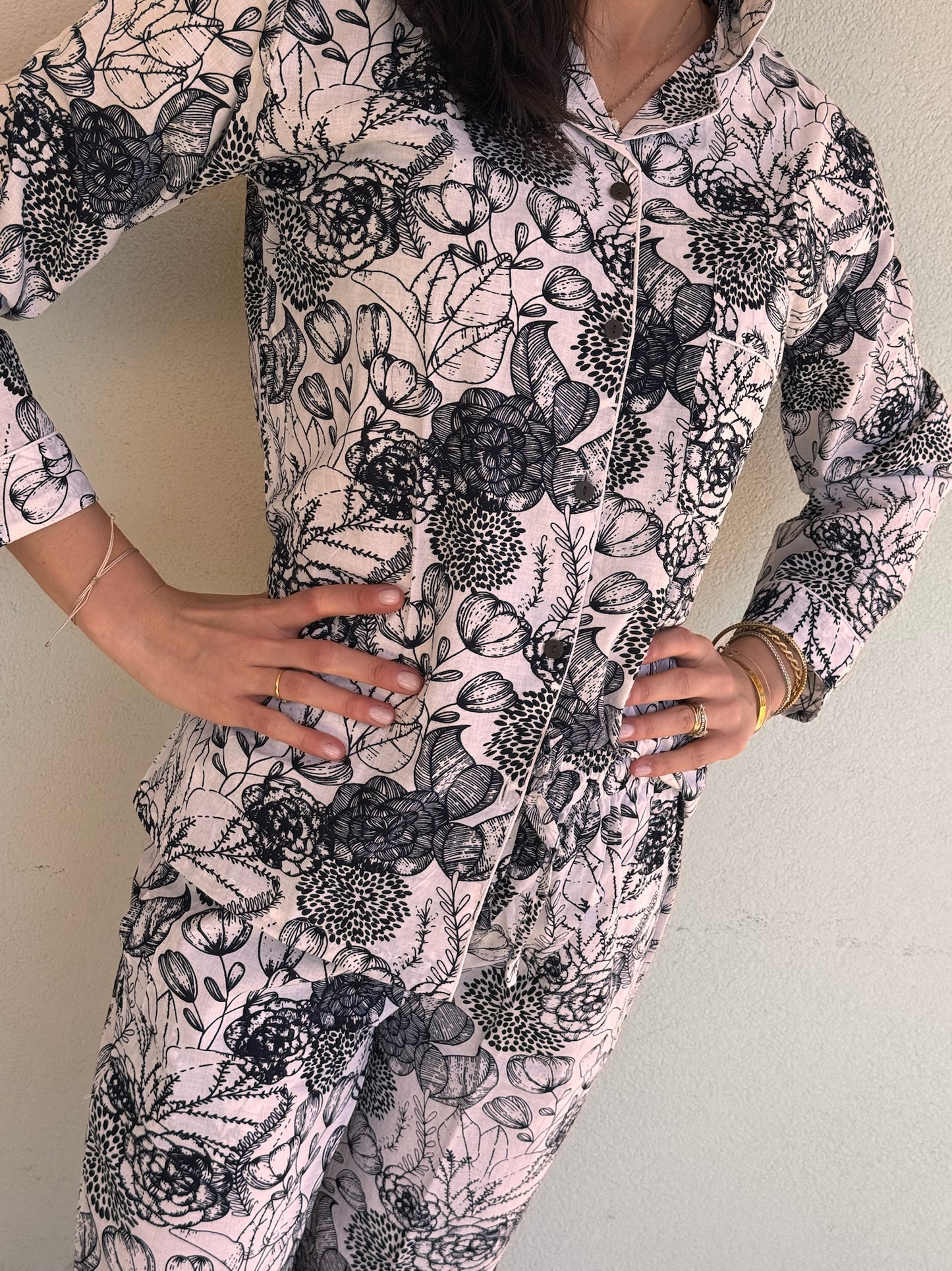 Langer Pyjama aus 100 % reiner Bio-Baumwolle mit Blumenmuster, hergestellt in Jaipur