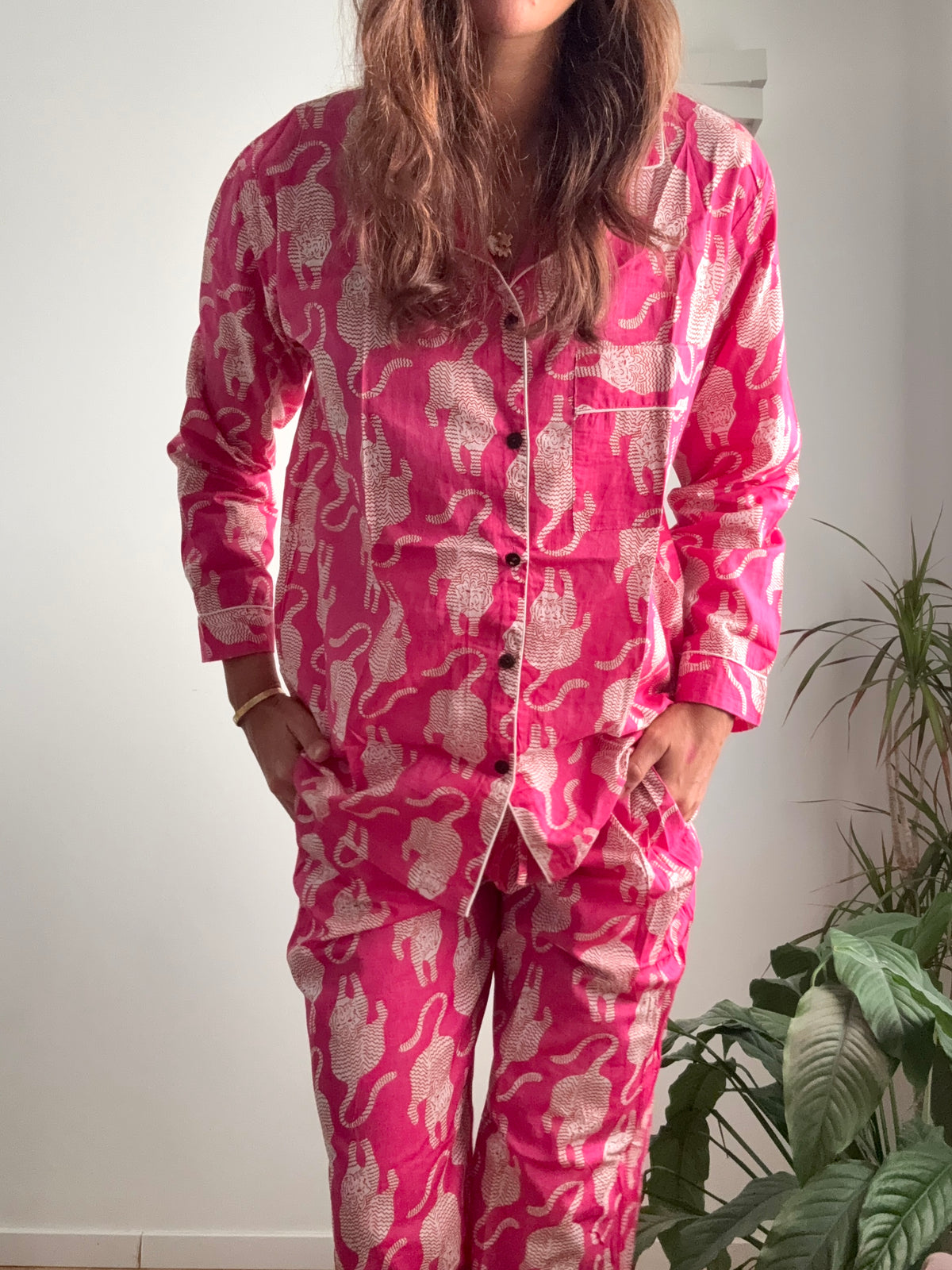 Langer Pyjama aus 100 % reiner Bio-Baumwolle mit Tiermuster, hergestellt in Jaipur