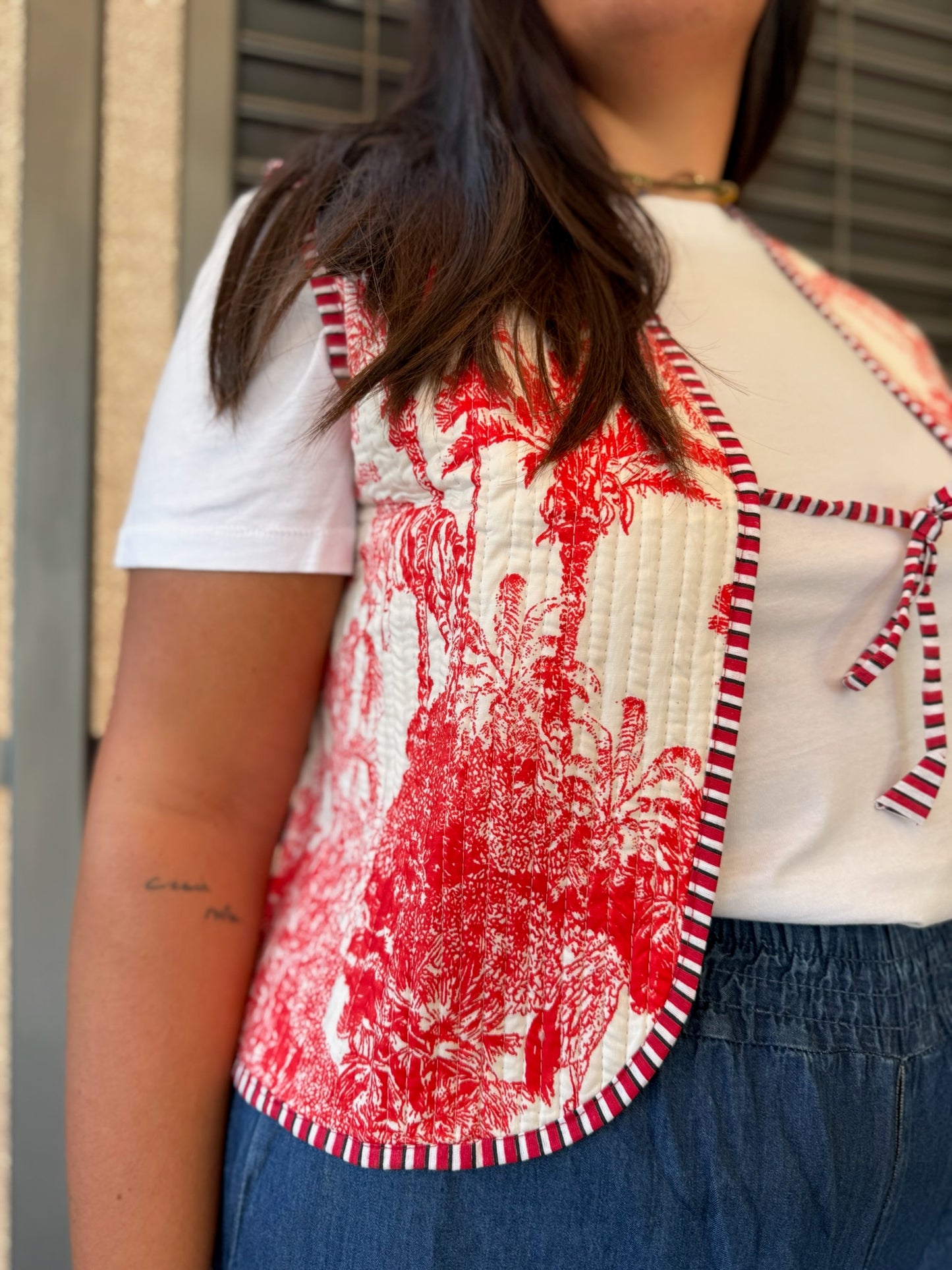 Gilet in cotone trapuntato rosso, made in Jaipur