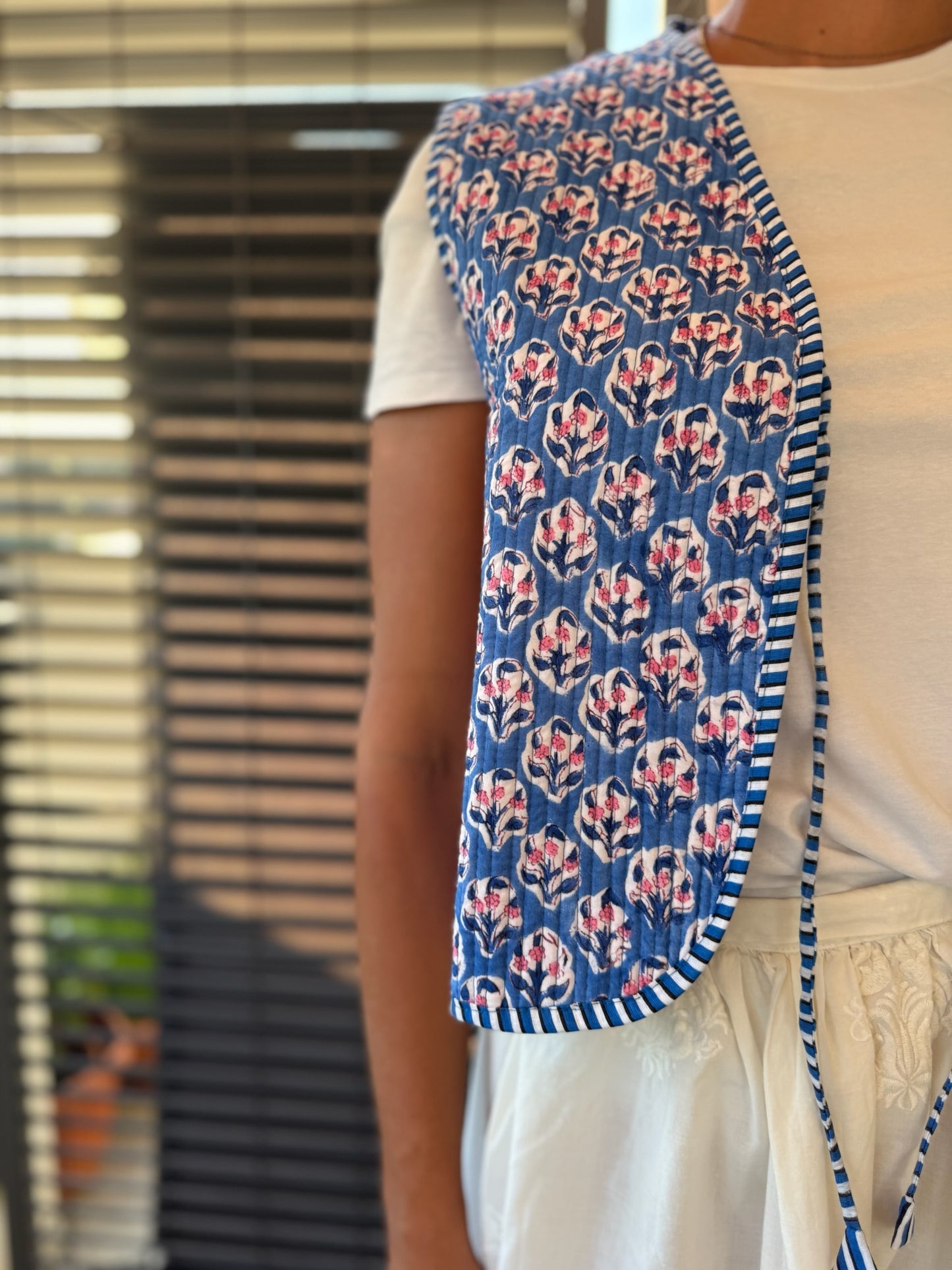 Gilet in cotone trapuntato blu, made in Jaipur