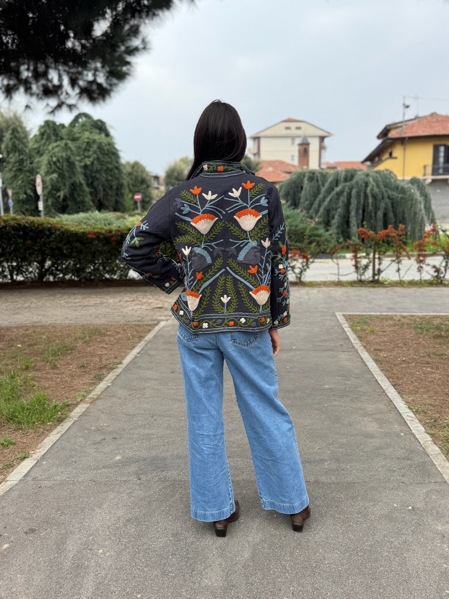 Giacca blu scuro stile boho ricamata a mano, made in Jaipur