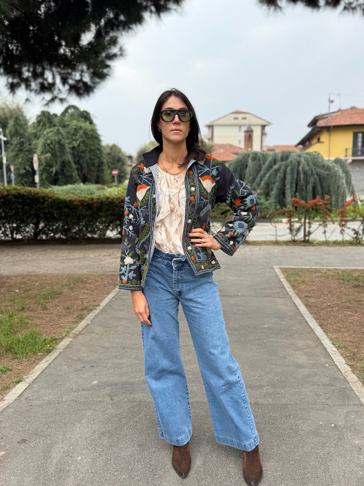 Giacca blu scuro stile boho ricamata a mano, made in Jaipur