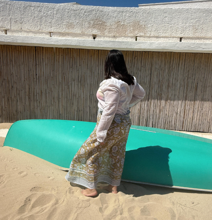 Pareo in mussola di cotone, tessuto stampato a mano. Fantasia floreale.A22