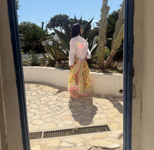 Pareo in mussola di cotone, tessuto stampato a mano. Fantasia floreale.A1