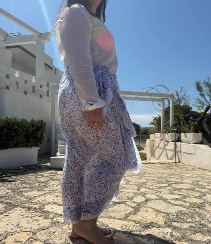 Pareo in mussola di cotone, tessuto stampato a mano. Fantasia floreale.A6