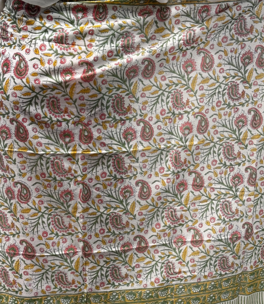 Pareo in mussola di cotone, tessuto stampato a mano. Fantasia floreale .A50
