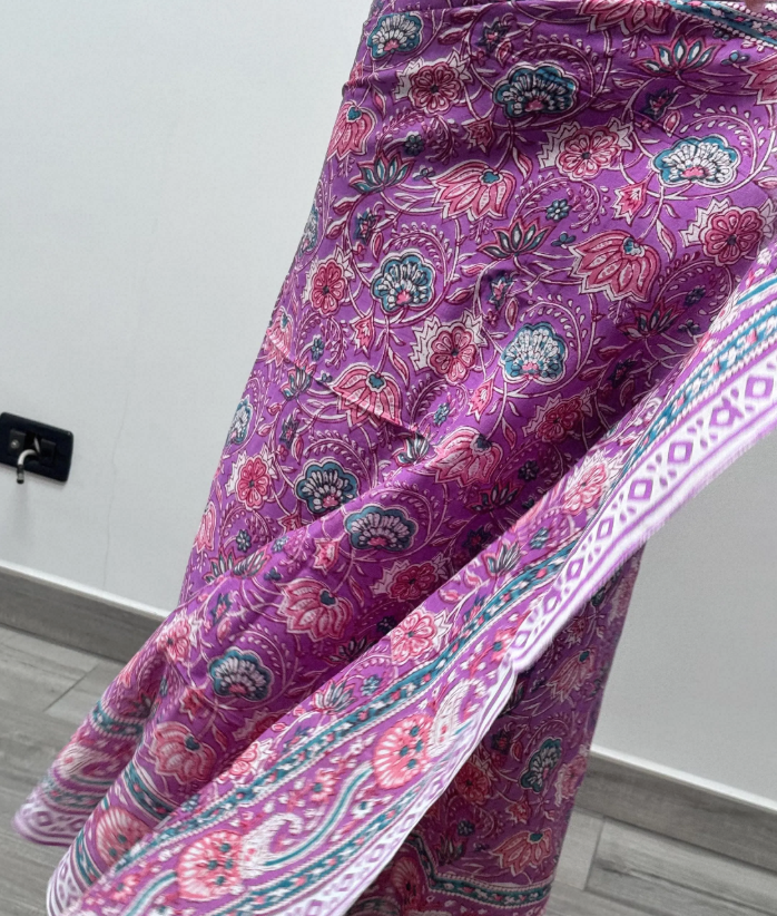 Pareo in mussola di cotone, tessuto stampato a mano. Fantasia floreale .A48