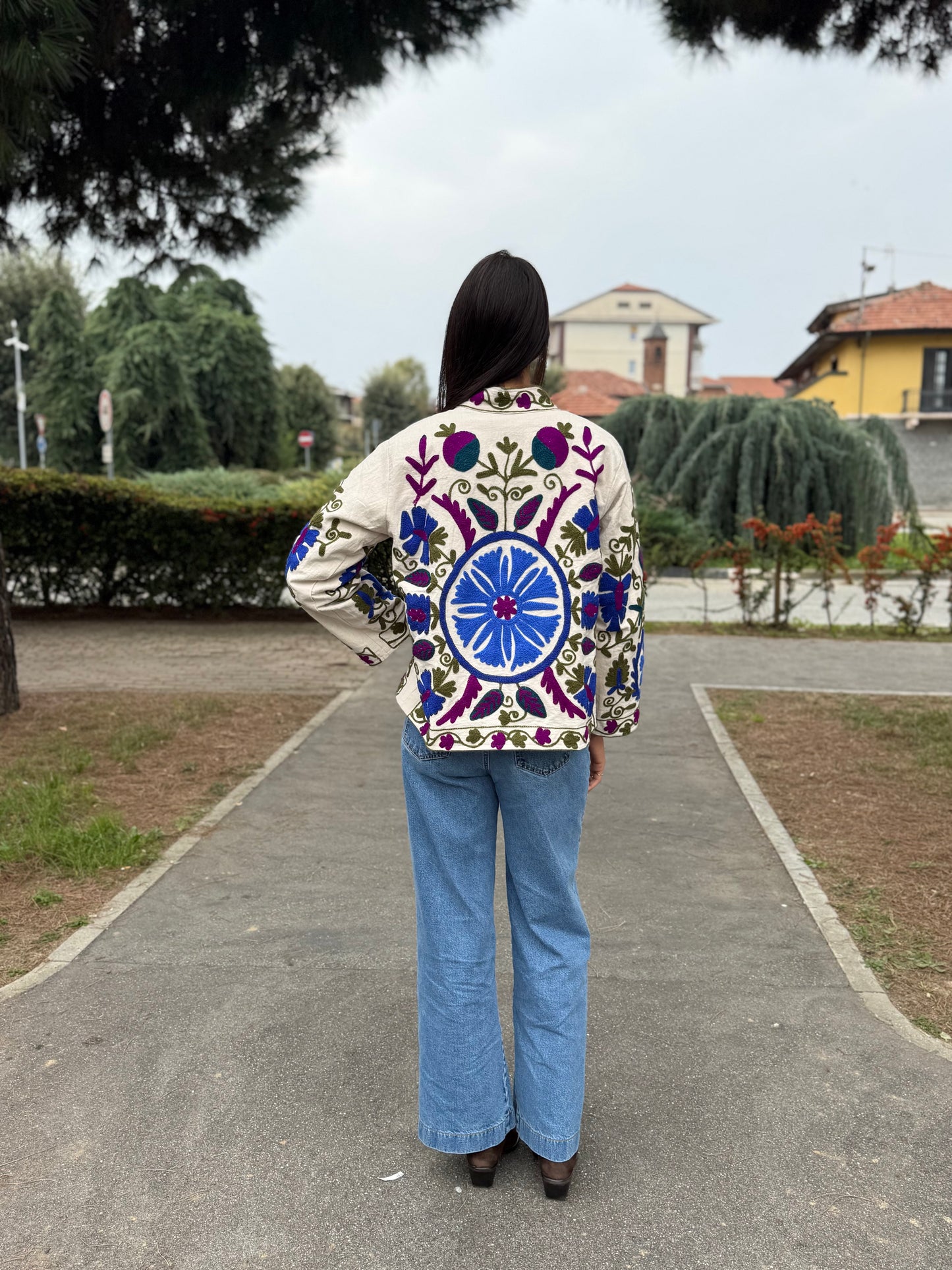 Giacca bianca stile boho ricamata a mano, made in Jaipur