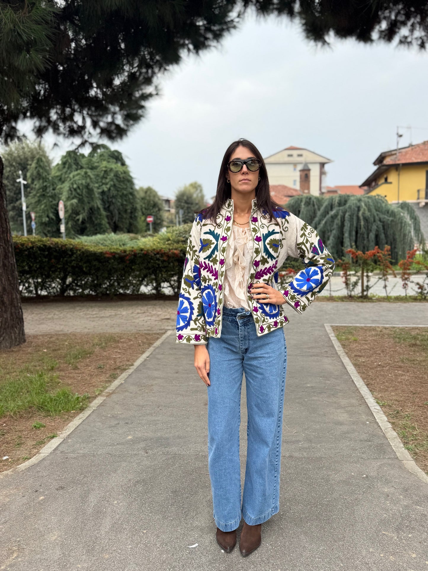 Giacca bianca stile boho ricamata a mano, made in Jaipur