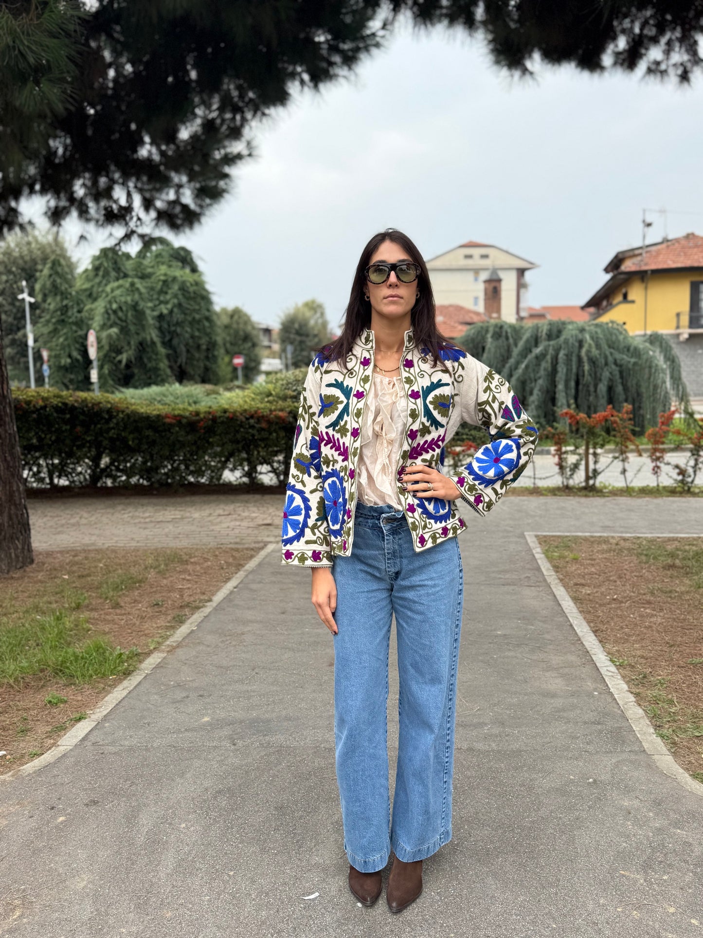 Giacca bianca stile boho ricamata a mano, made in Jaipur