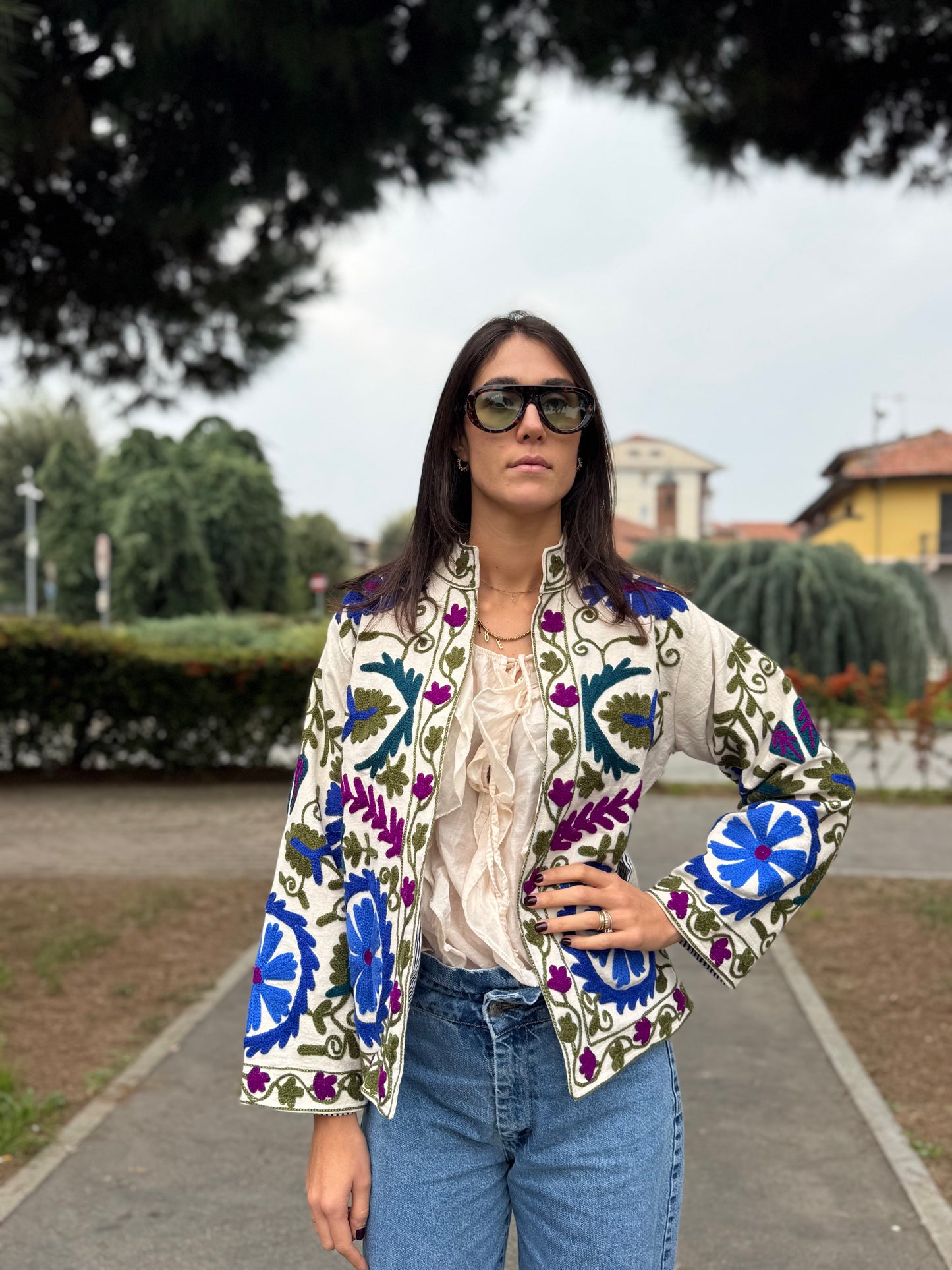 Giacca bianca stile boho ricamata a mano, made in Jaipur