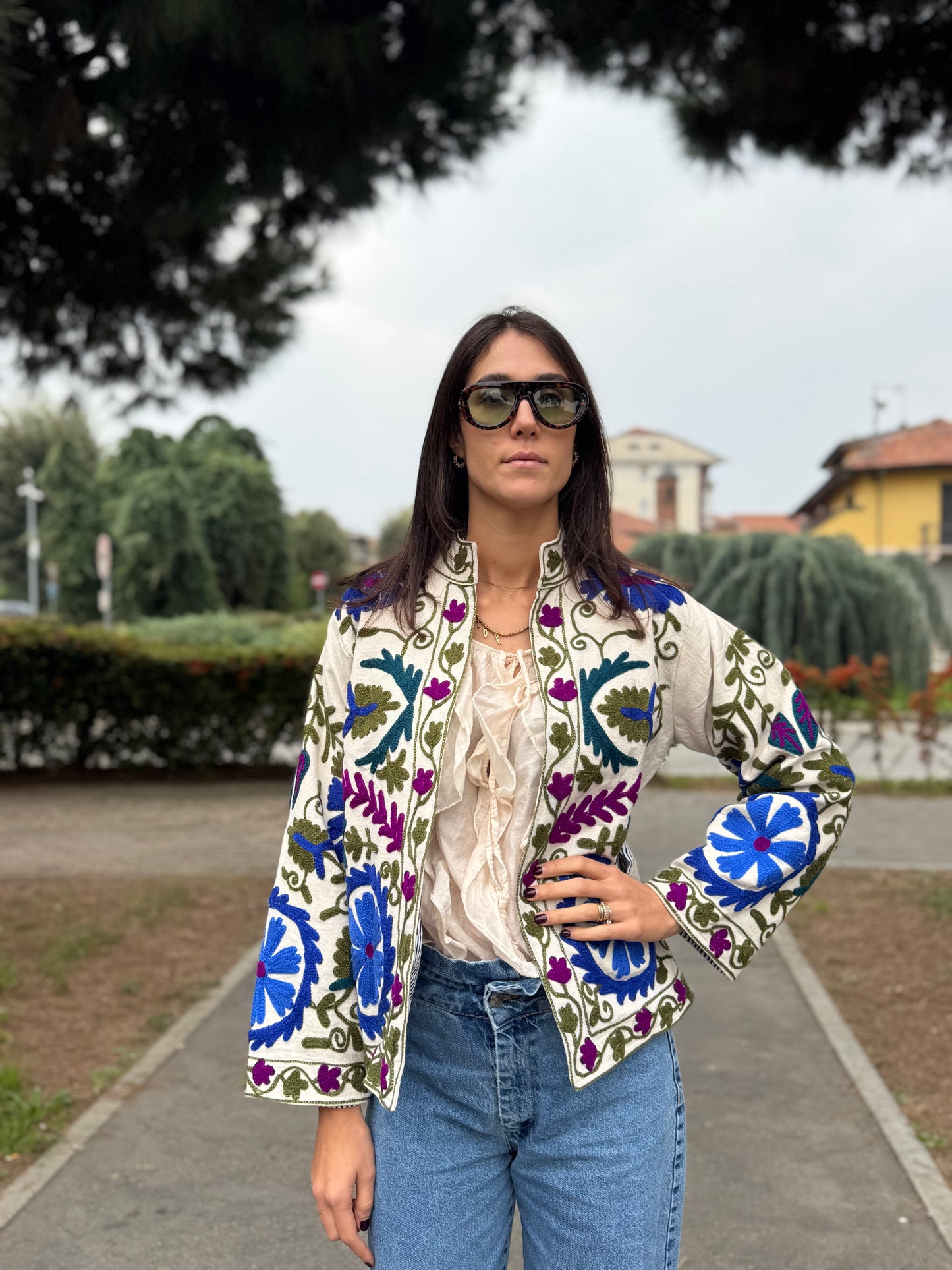 Giacca bianca stile boho ricamata a mano, made in Jaipur
