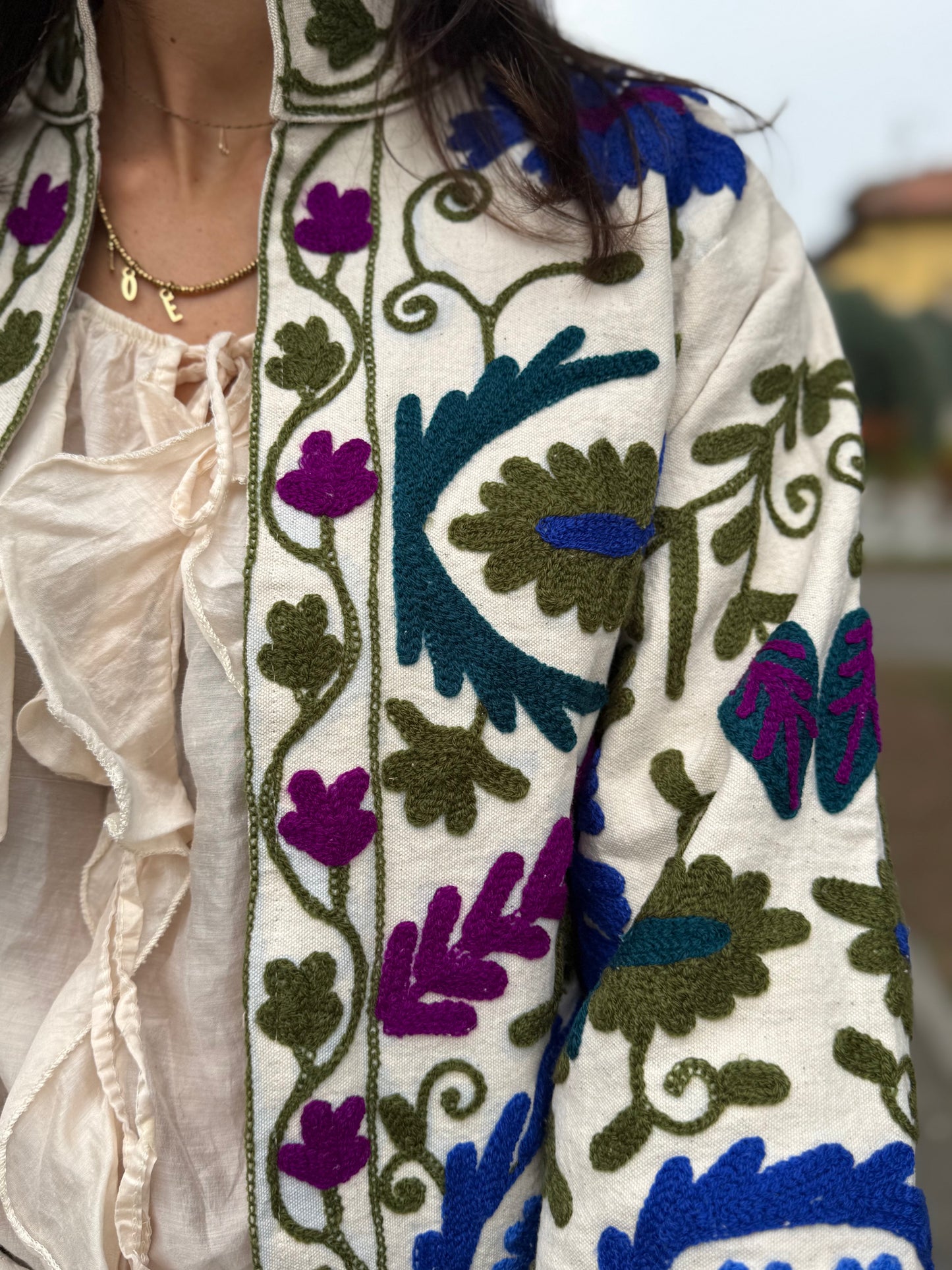 Giacca bianca stile boho ricamata a mano, made in Jaipur