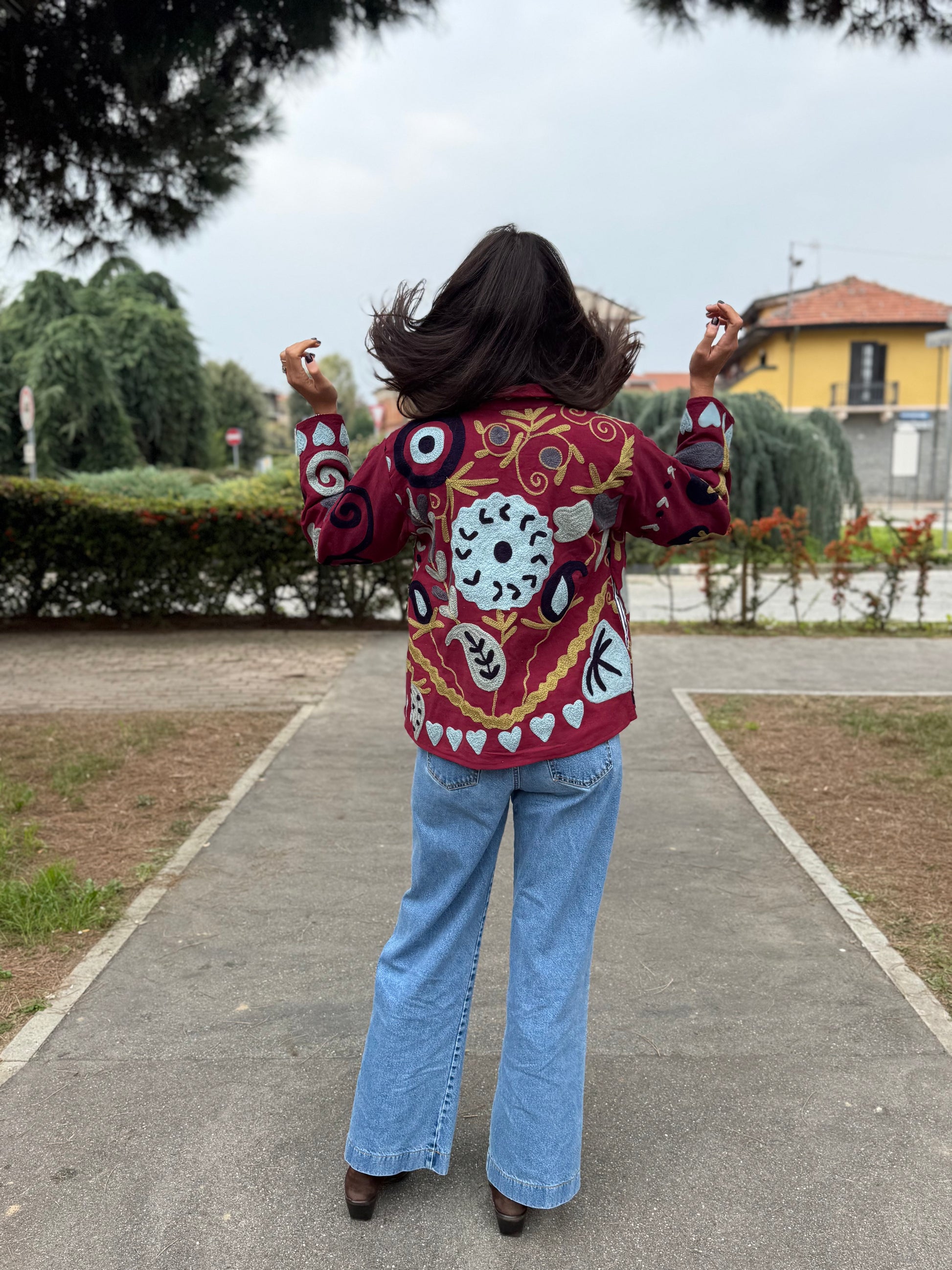 Giacca suzani ricamata a mano 